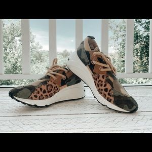 Steve Madden Sneakers